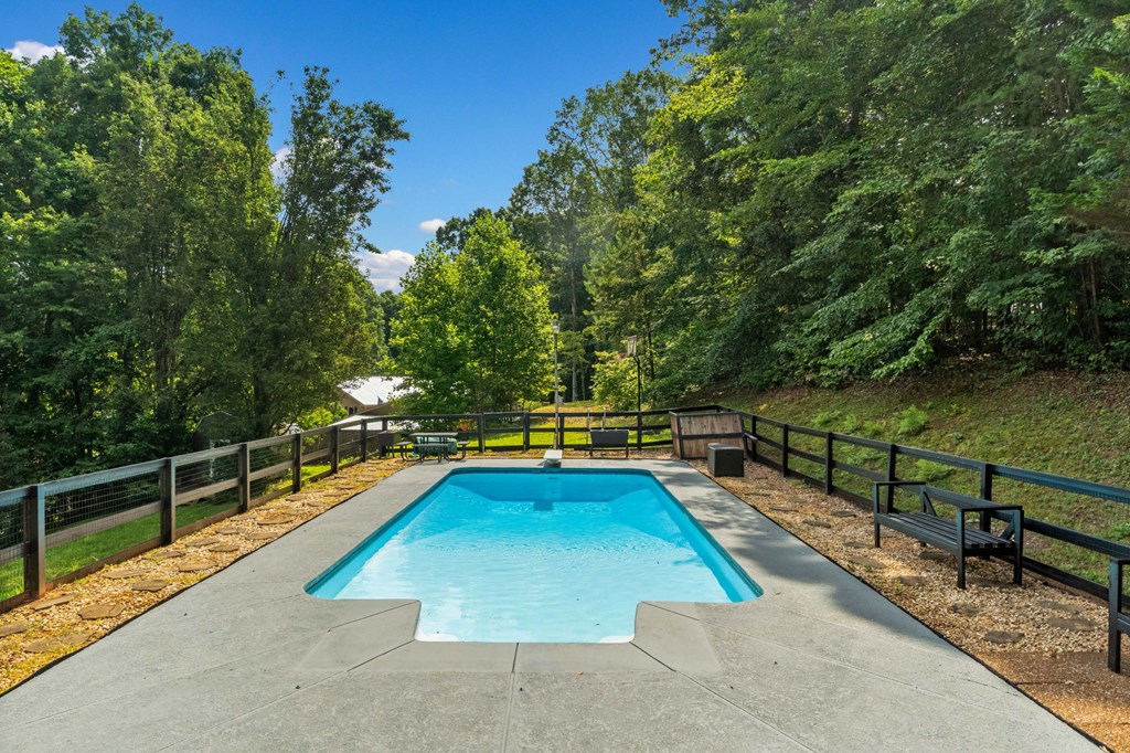 109 Lakeview Court