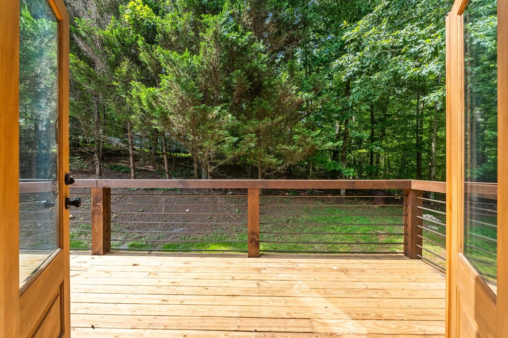 109 Lakeview Court