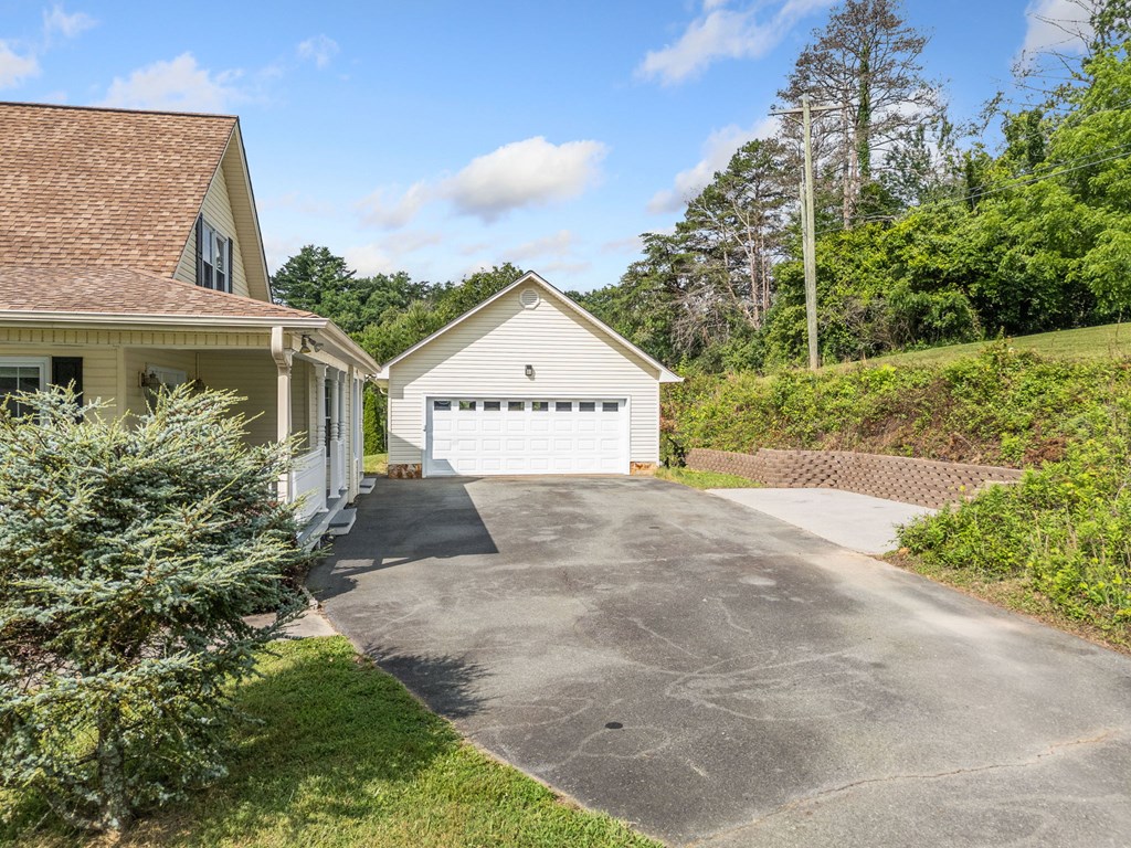 206 Piney Woods Drive