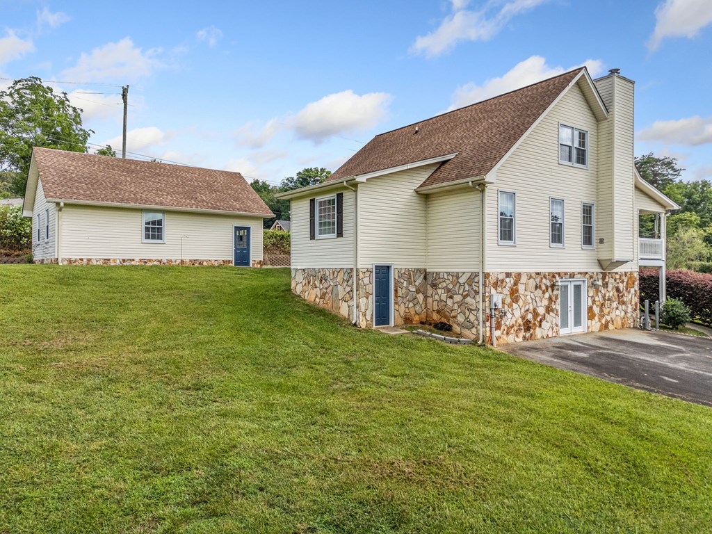 206 Piney Woods Drive
