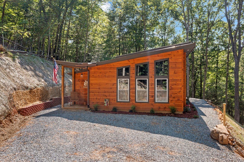 542 Beaver Lake Drive