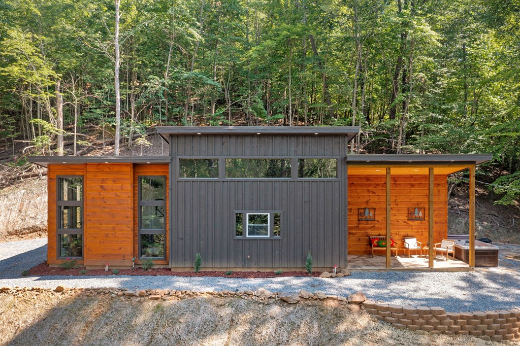 542 Beaver Lake Drive