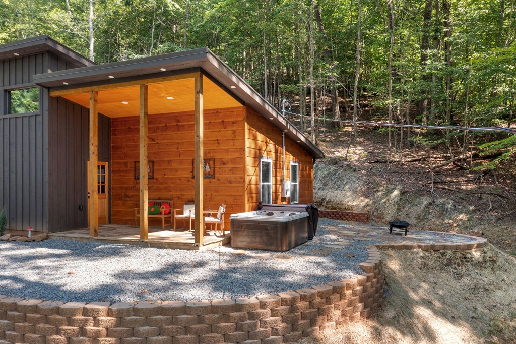 542 Beaver Lake Drive