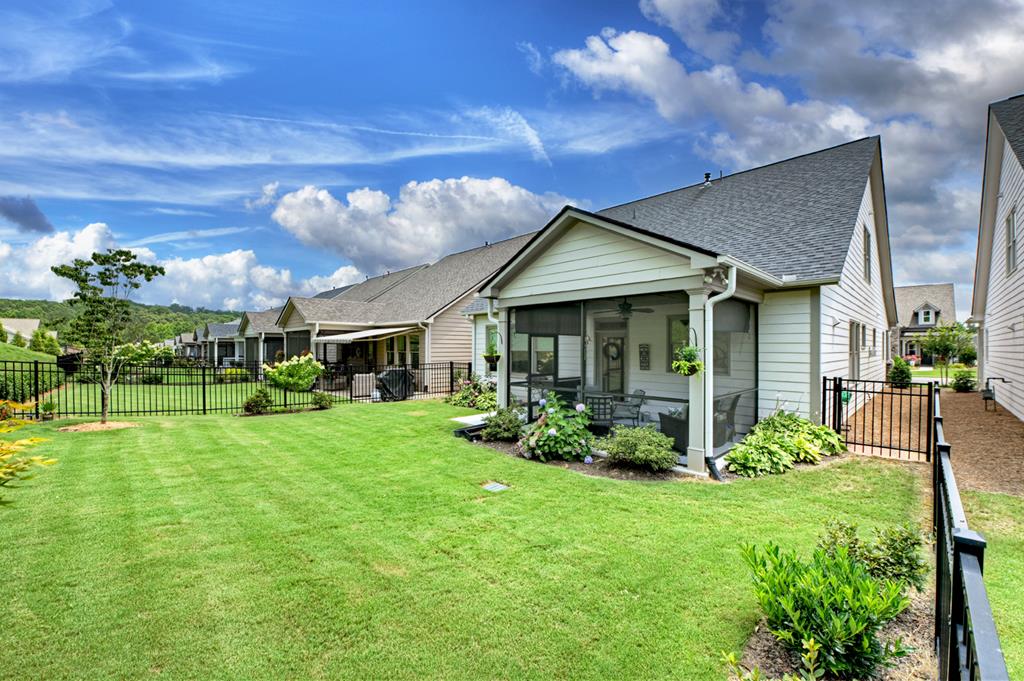 250 Mountain Boulevard