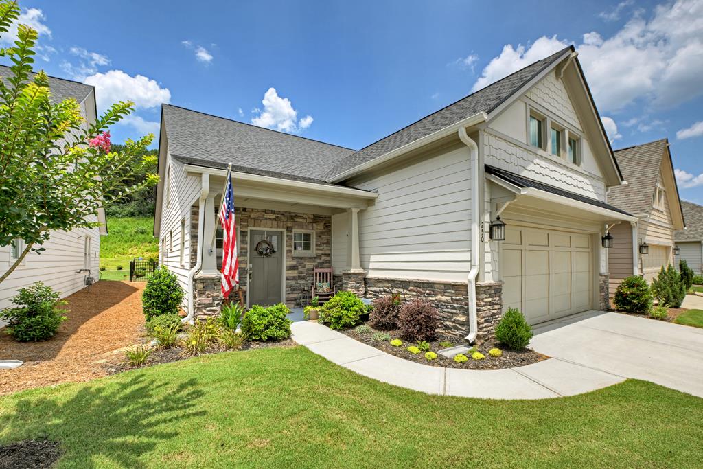250 Mountain Boulevard