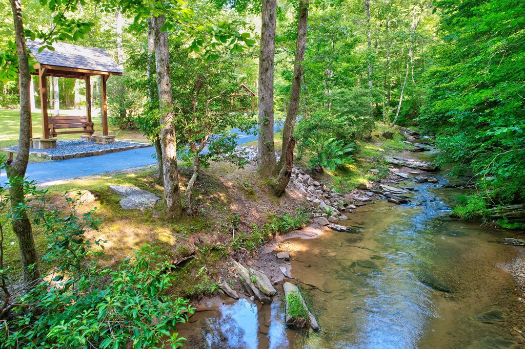 896 Harris Creek Drive