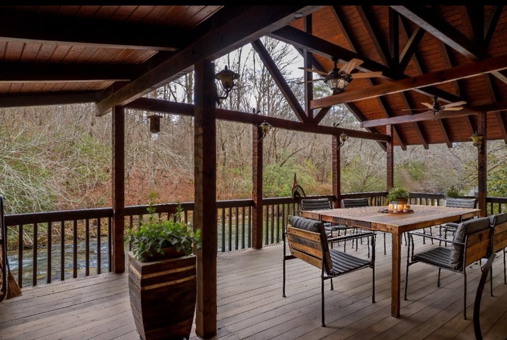 576 Cartecay Cove Lane