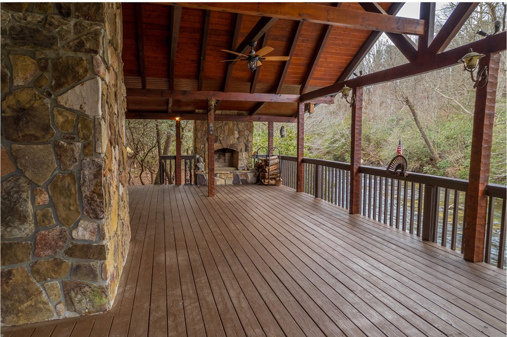 576 Cartecay Cove Lane