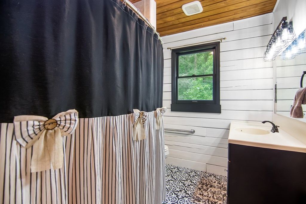 1459 Ray Mountain Road