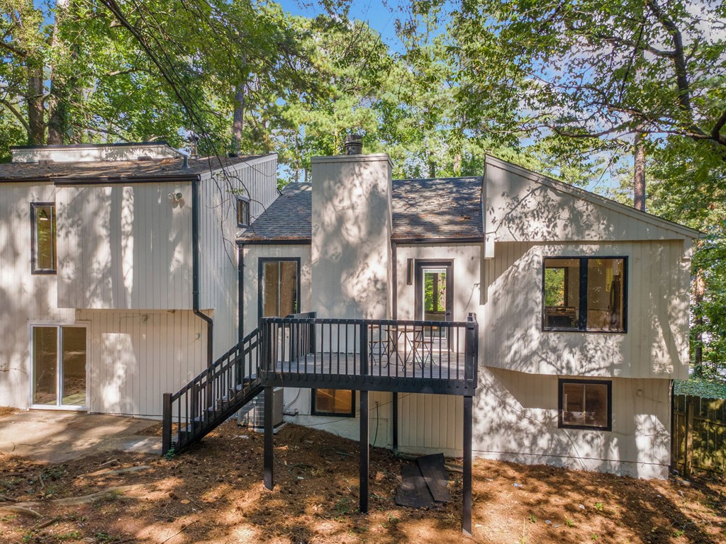 3923 Lookout Point Drive