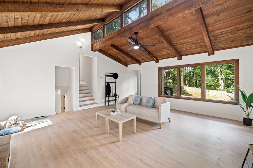 3923 Lookout Point Drive