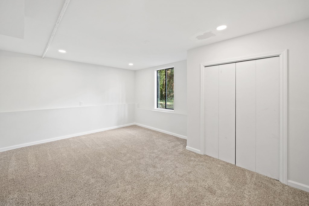3923 Lookout Point Drive
