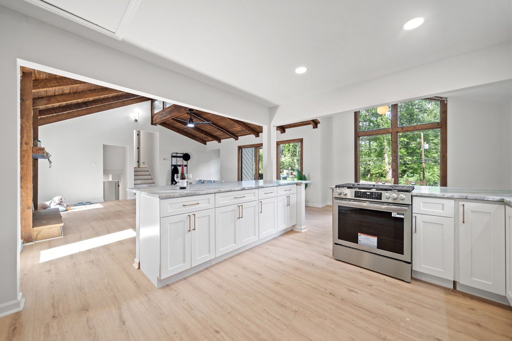 3923 Lookout Point Drive