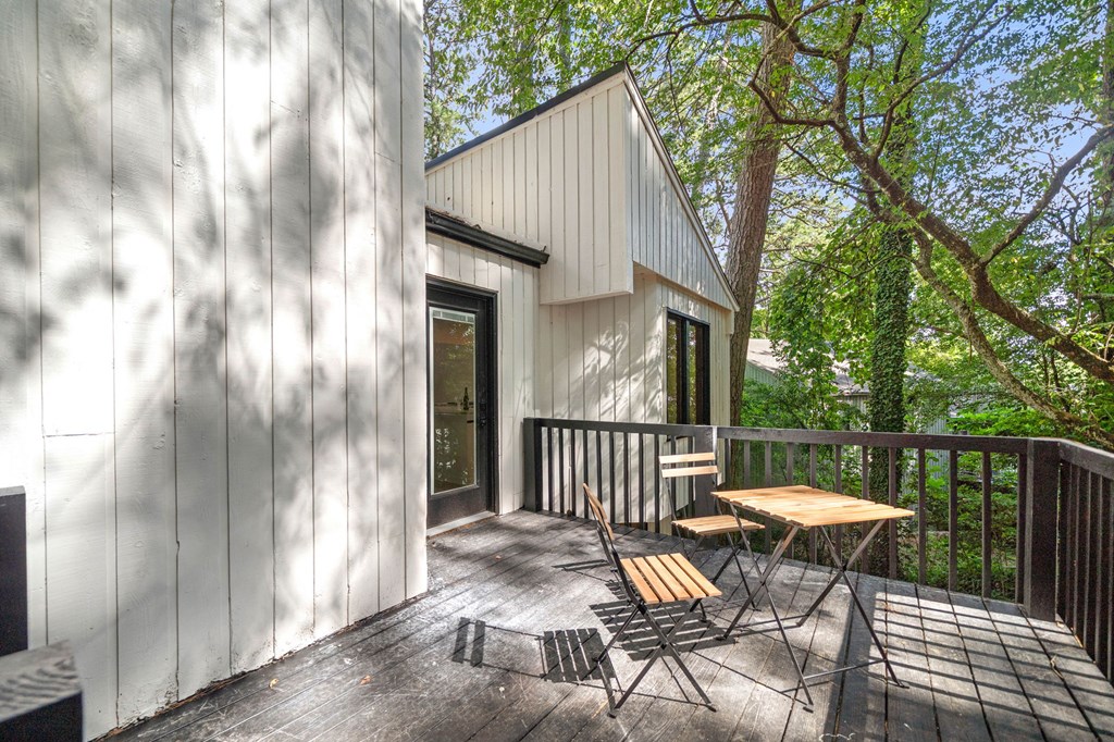 3923 Lookout Point Drive
