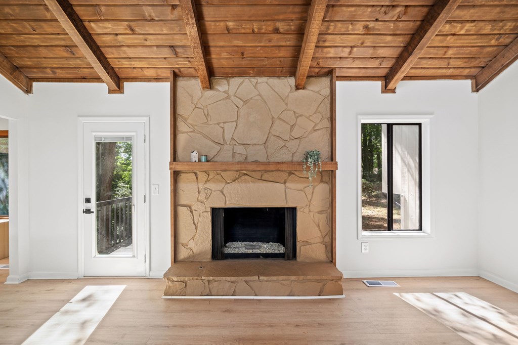 3923 Lookout Point Drive