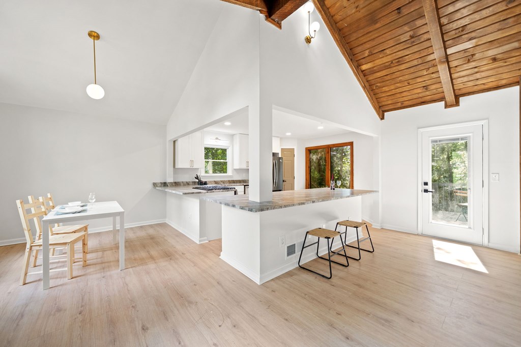 3923 Lookout Point Drive