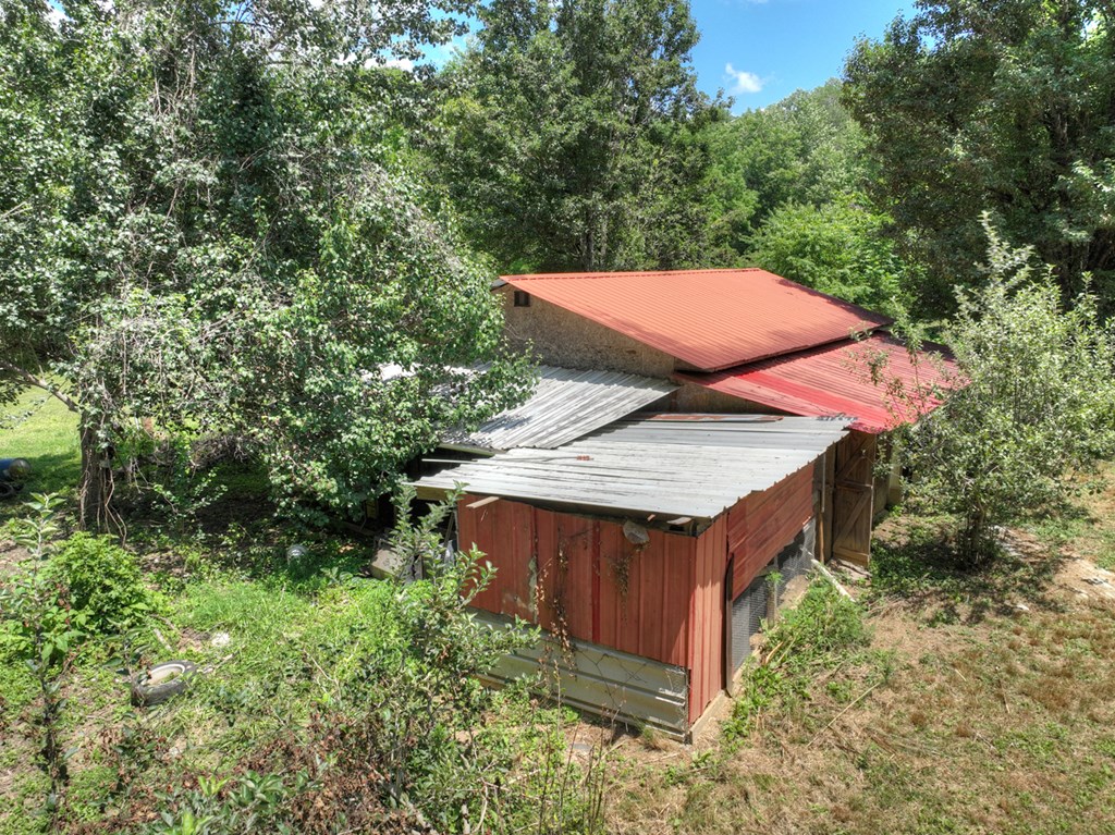 3760 Devils Den Road