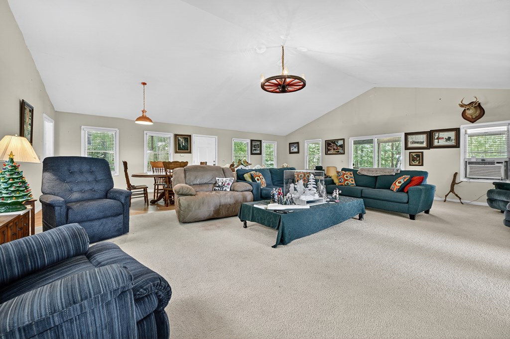1170 Winchester Creek