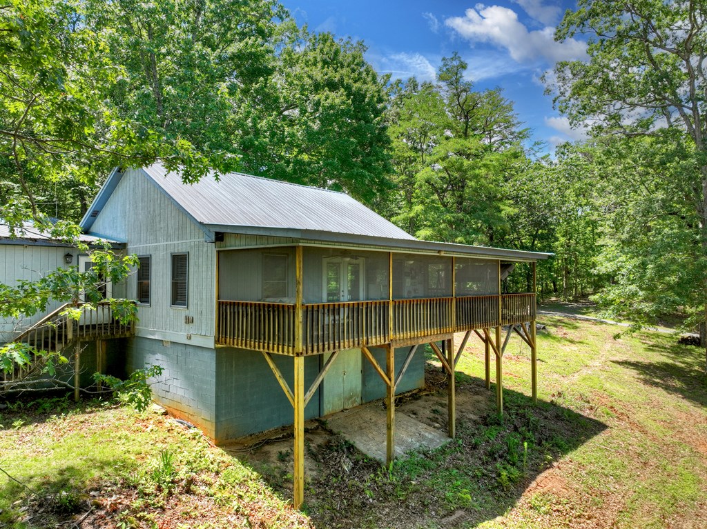1170 Winchester Creek