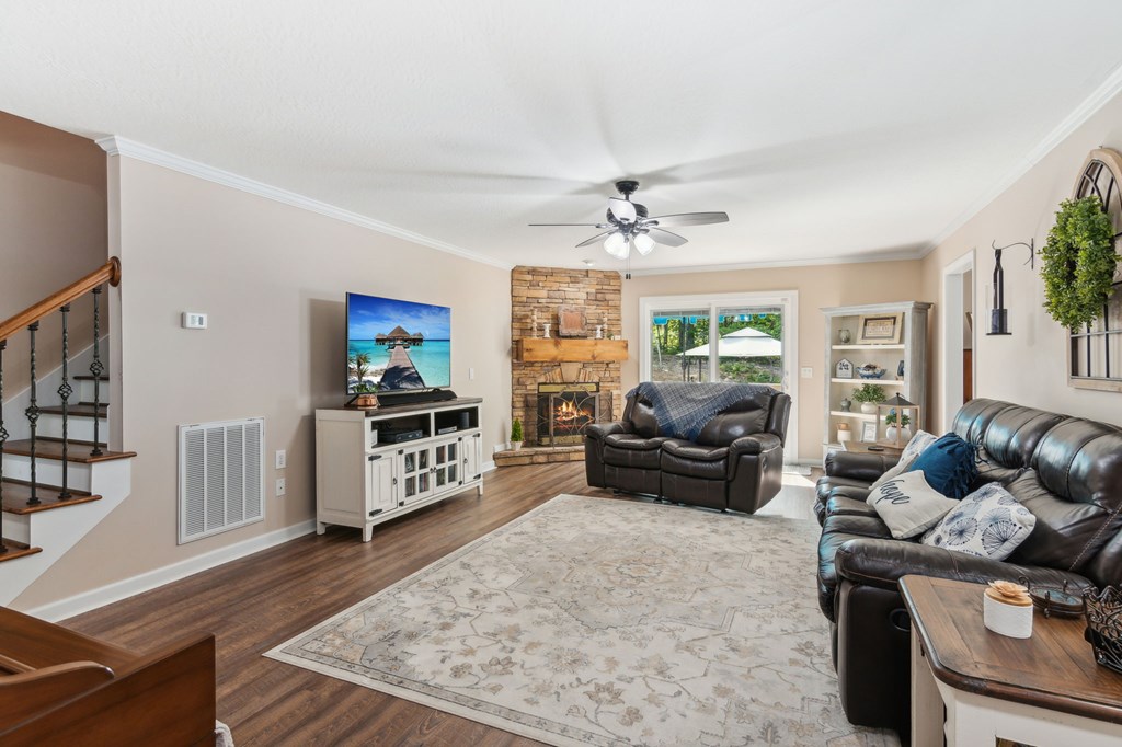 133 Whispering Oaks Drive