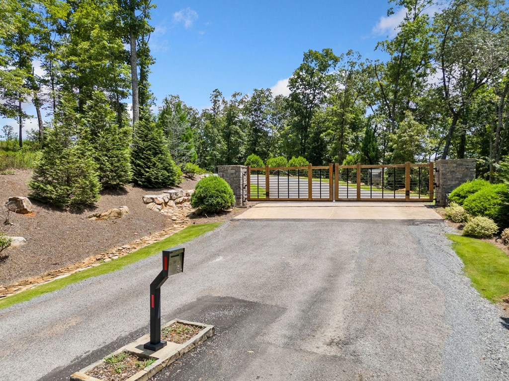 105 River Knoll Trail