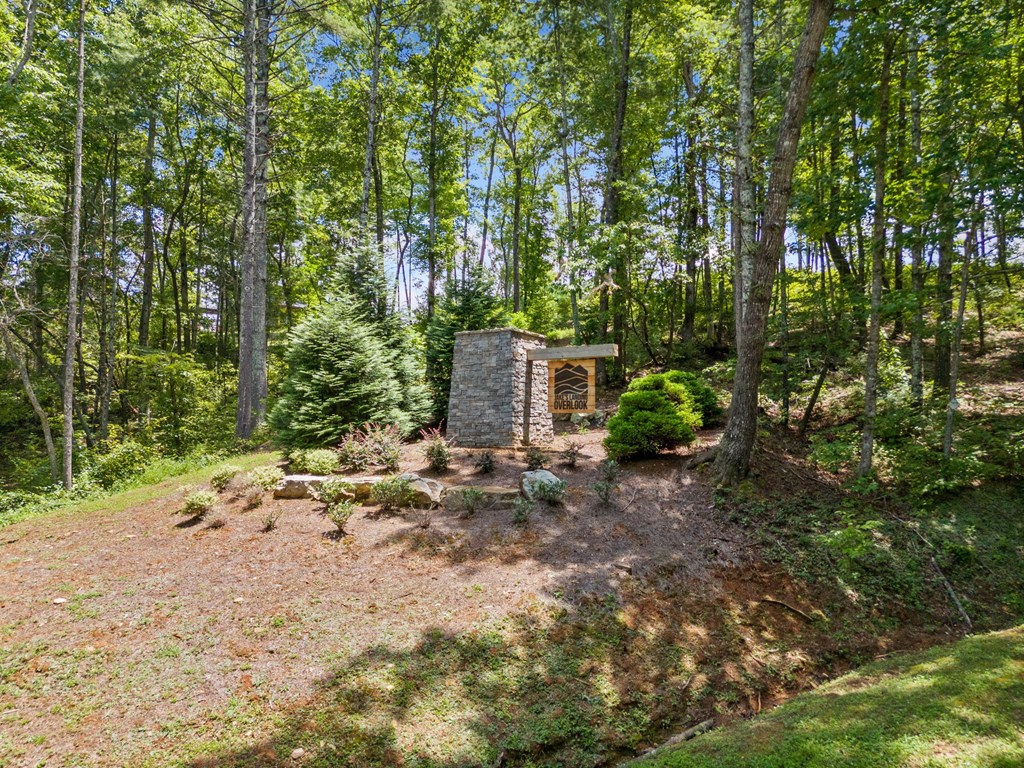 105 River Knoll Trail