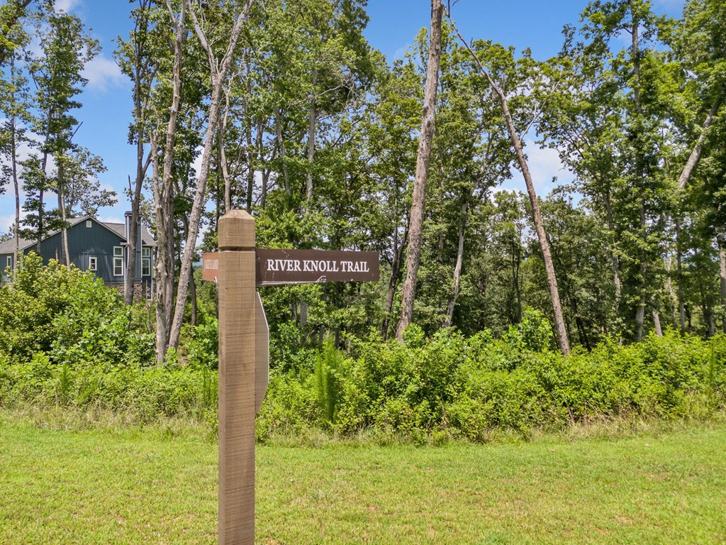 105 River Knoll Trail
