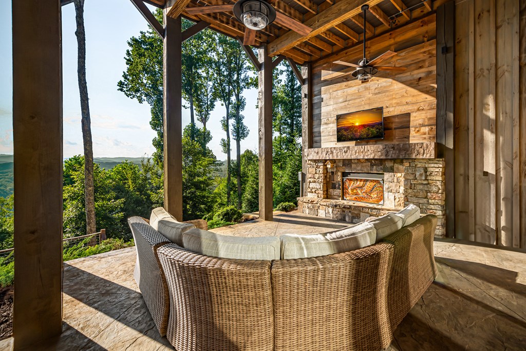 520 Overlook Drive