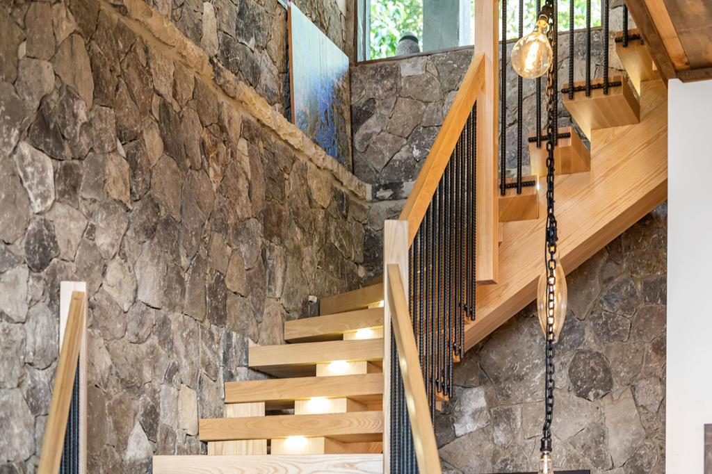 520 Overlook Drive