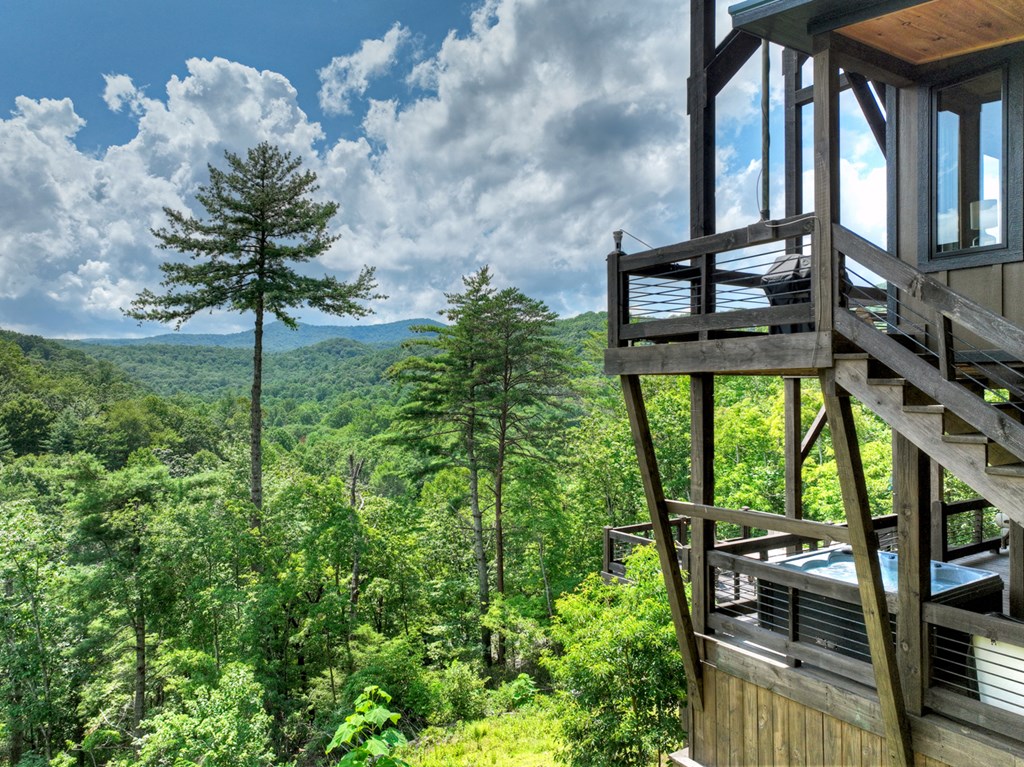 146 Hickory Nut Trail