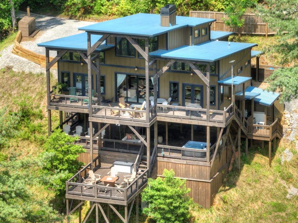 146 Hickory Nut Trail