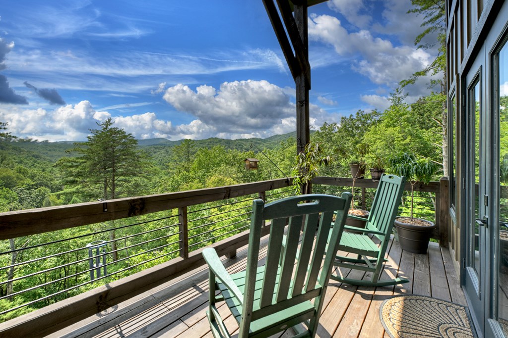 146 Hickory Nut Trail