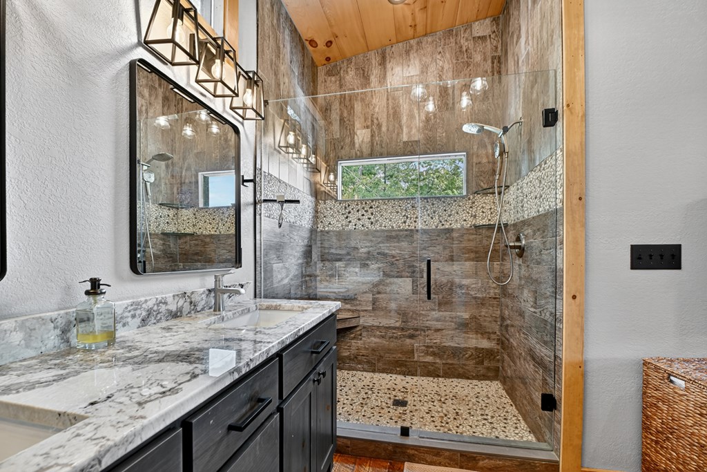 146 Hickory Nut Trail