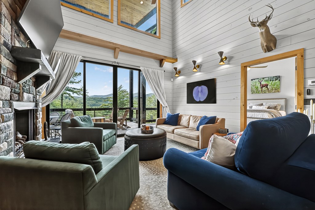 146 Hickory Nut Trail