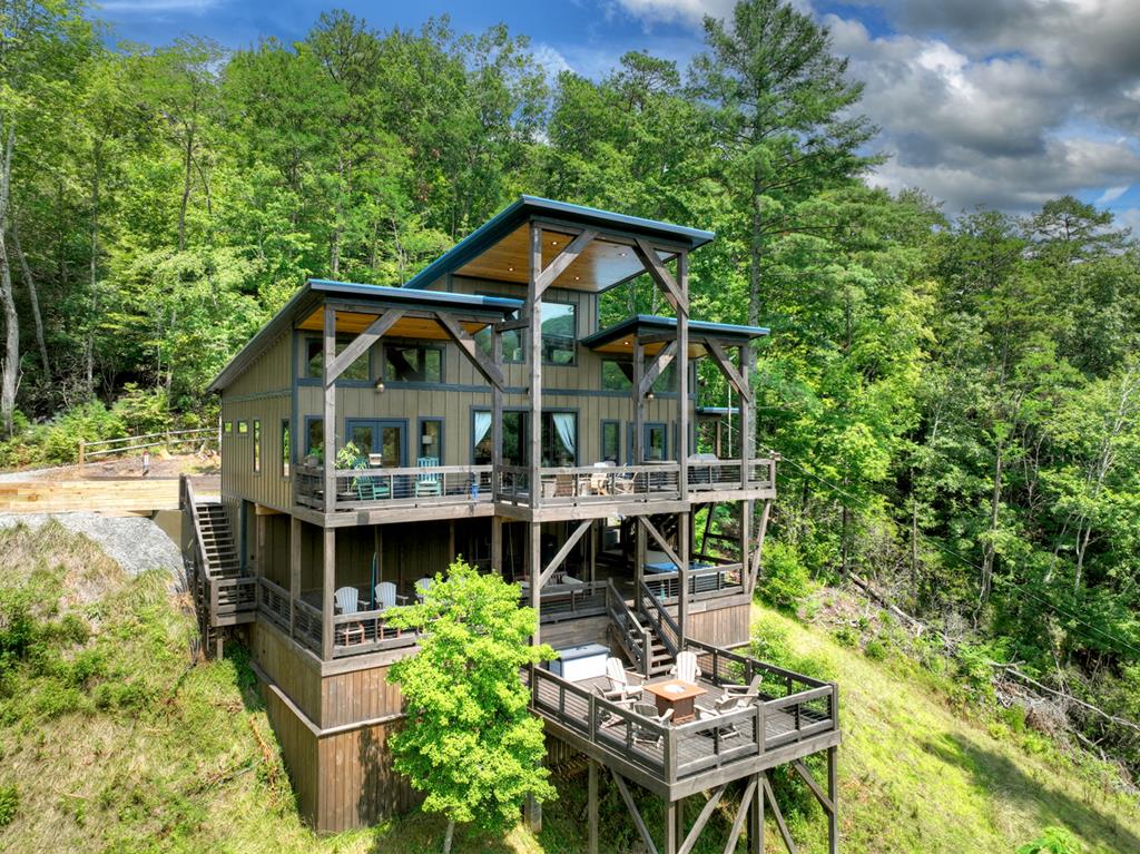 146 Hickory Nut Trail