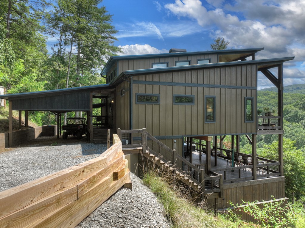 146 Hickory Nut Trail