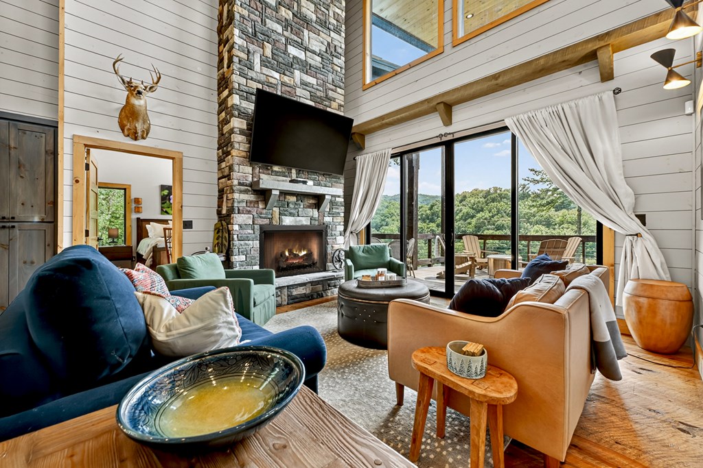 146 Hickory Nut Trail