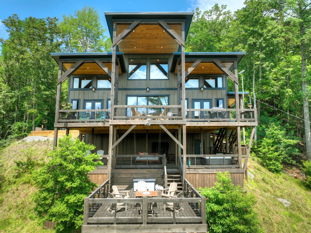 146 Hickory Nut Trail