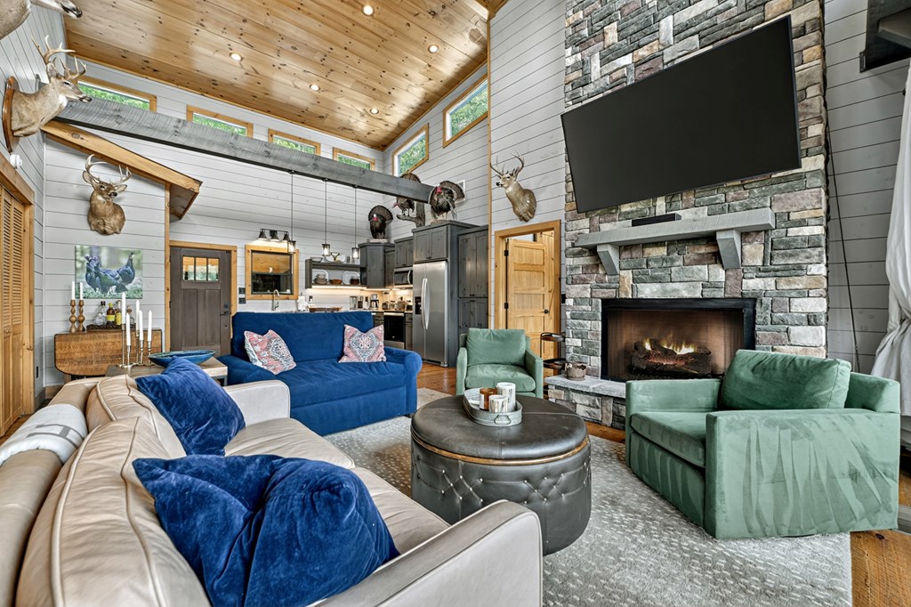 146 Hickory Nut Trail