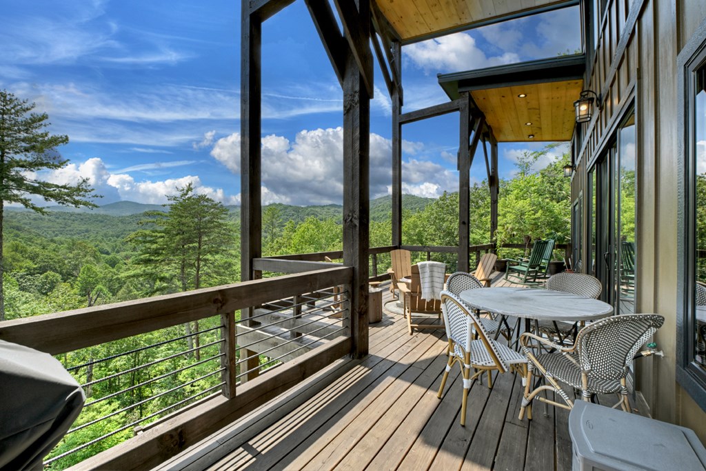 146 Hickory Nut Trail