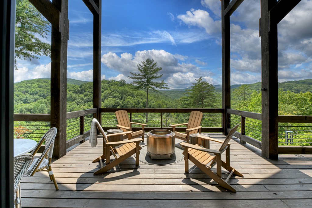 146 Hickory Nut Trail