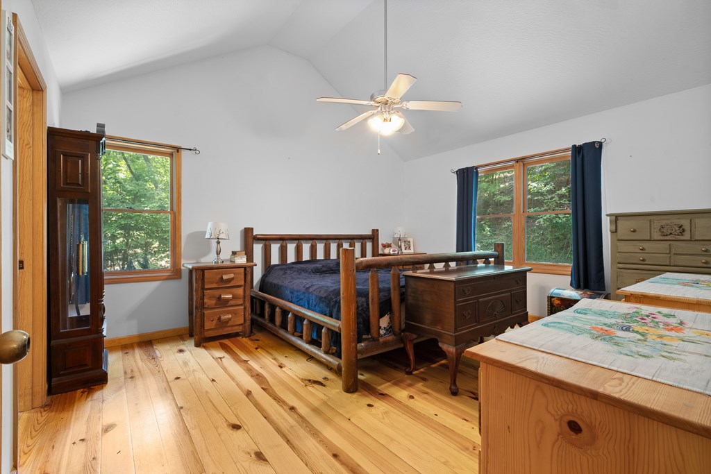 196 Glen Hollow Court