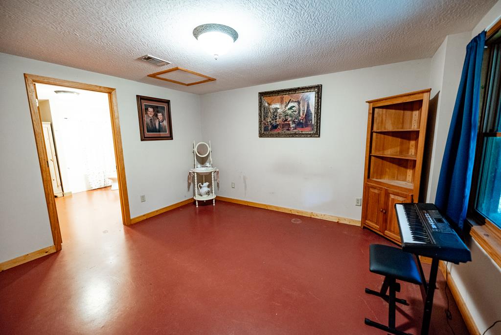 196 Glen Hollow Court