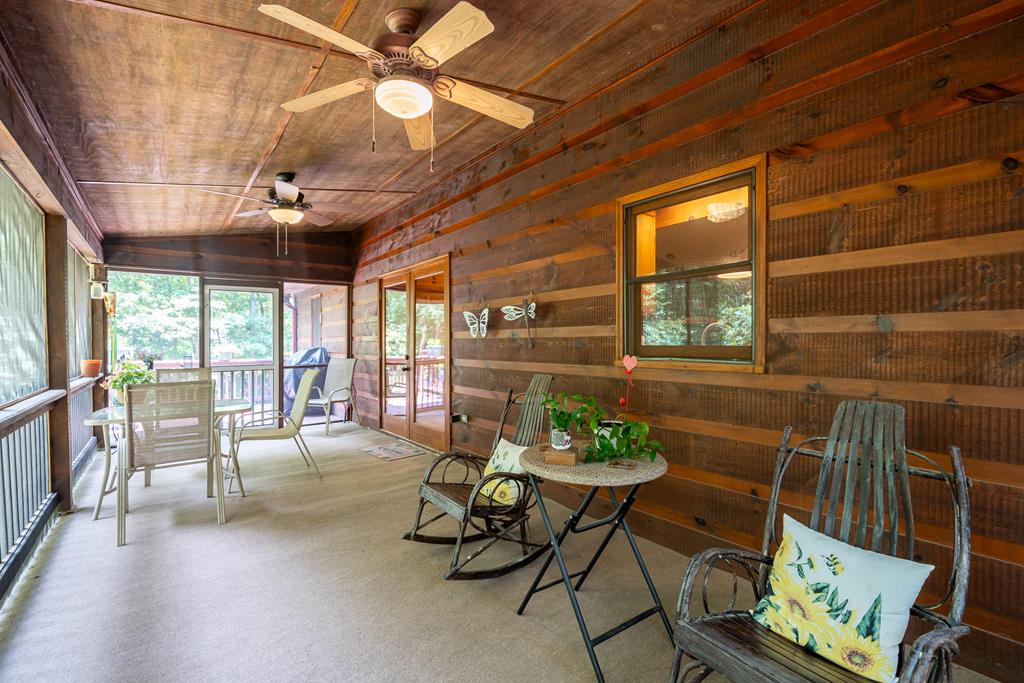 196 Glen Hollow Court