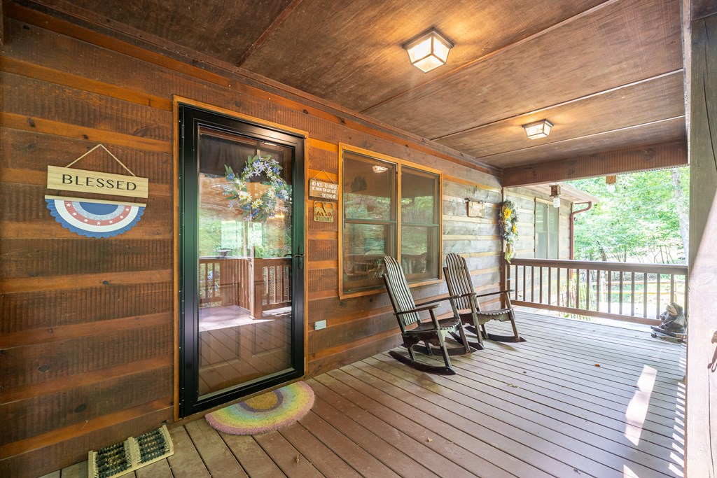 196 Glen Hollow Court