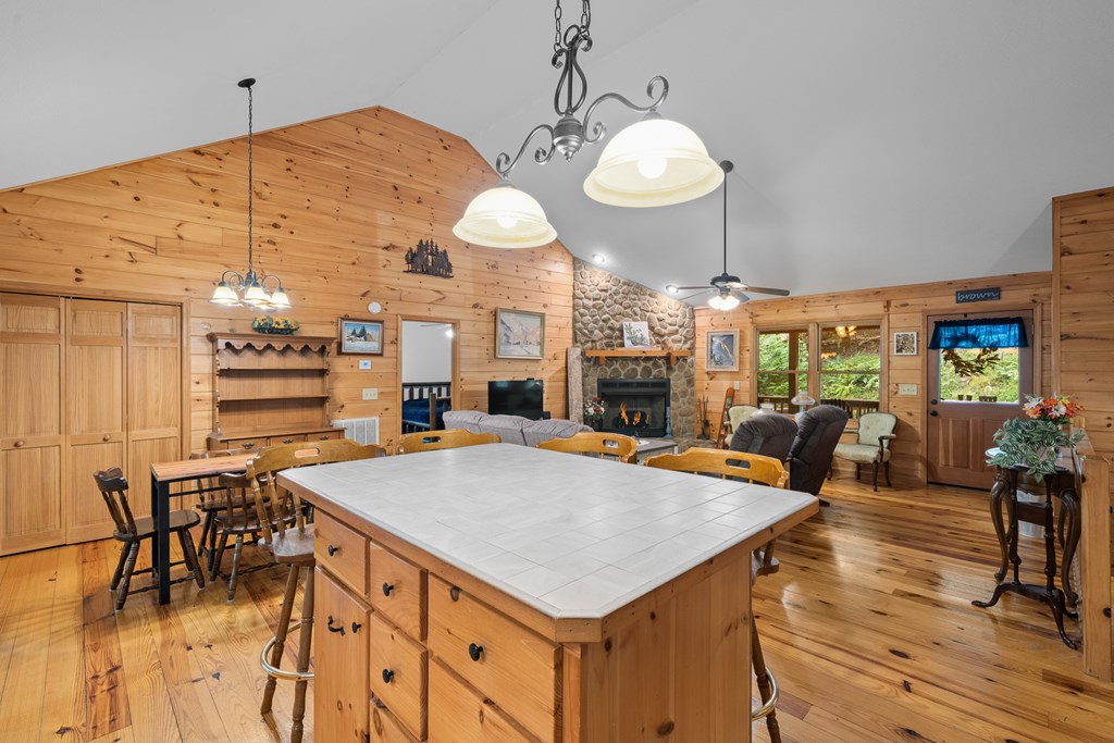 196 Glen Hollow Court