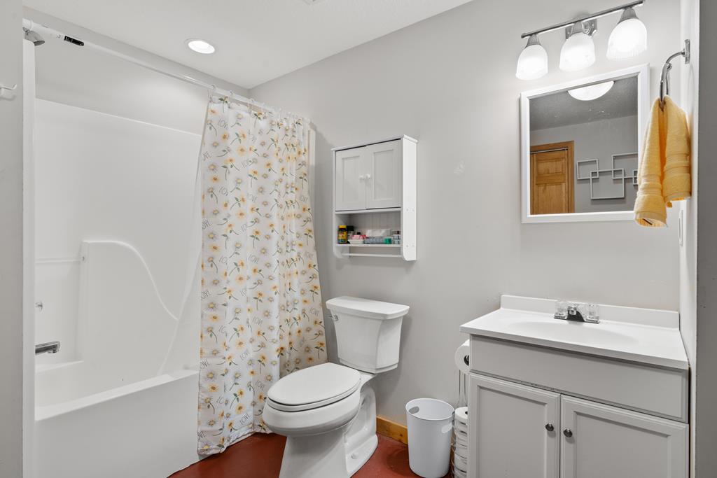 196 Glen Hollow Court