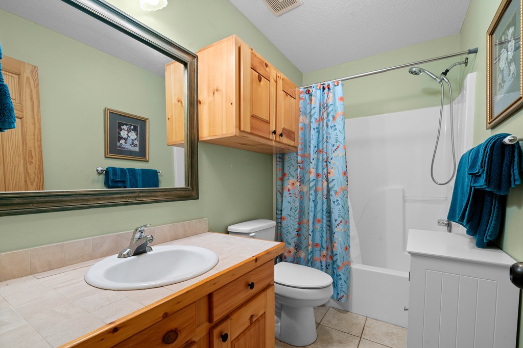 196 Glen Hollow Court