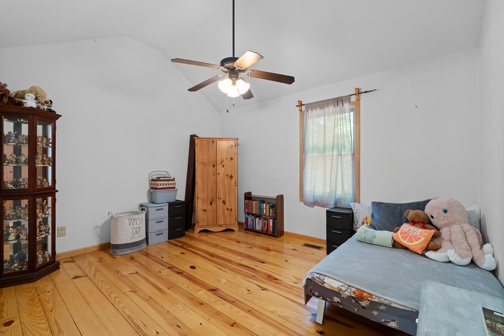 196 Glen Hollow Court