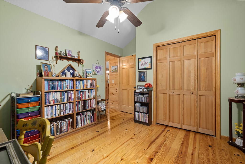 196 Glen Hollow Court